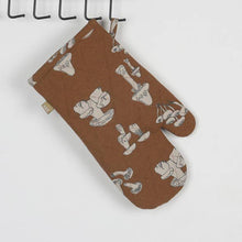 Load image into Gallery viewer, Raine & Humble - Quilted Oven Glove - Mushroom - Brown