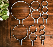 Load image into Gallery viewer, Two Circle Houseplant Trellis: Black