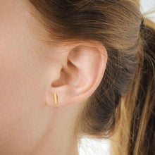 Load image into Gallery viewer, Tilly Doro - Small Bar Studs