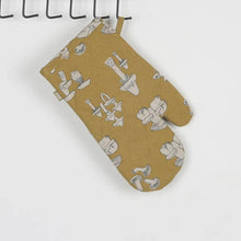 Load image into Gallery viewer, Raine & Humble - Quilted Oven Glove - Mushroom - Yellow
