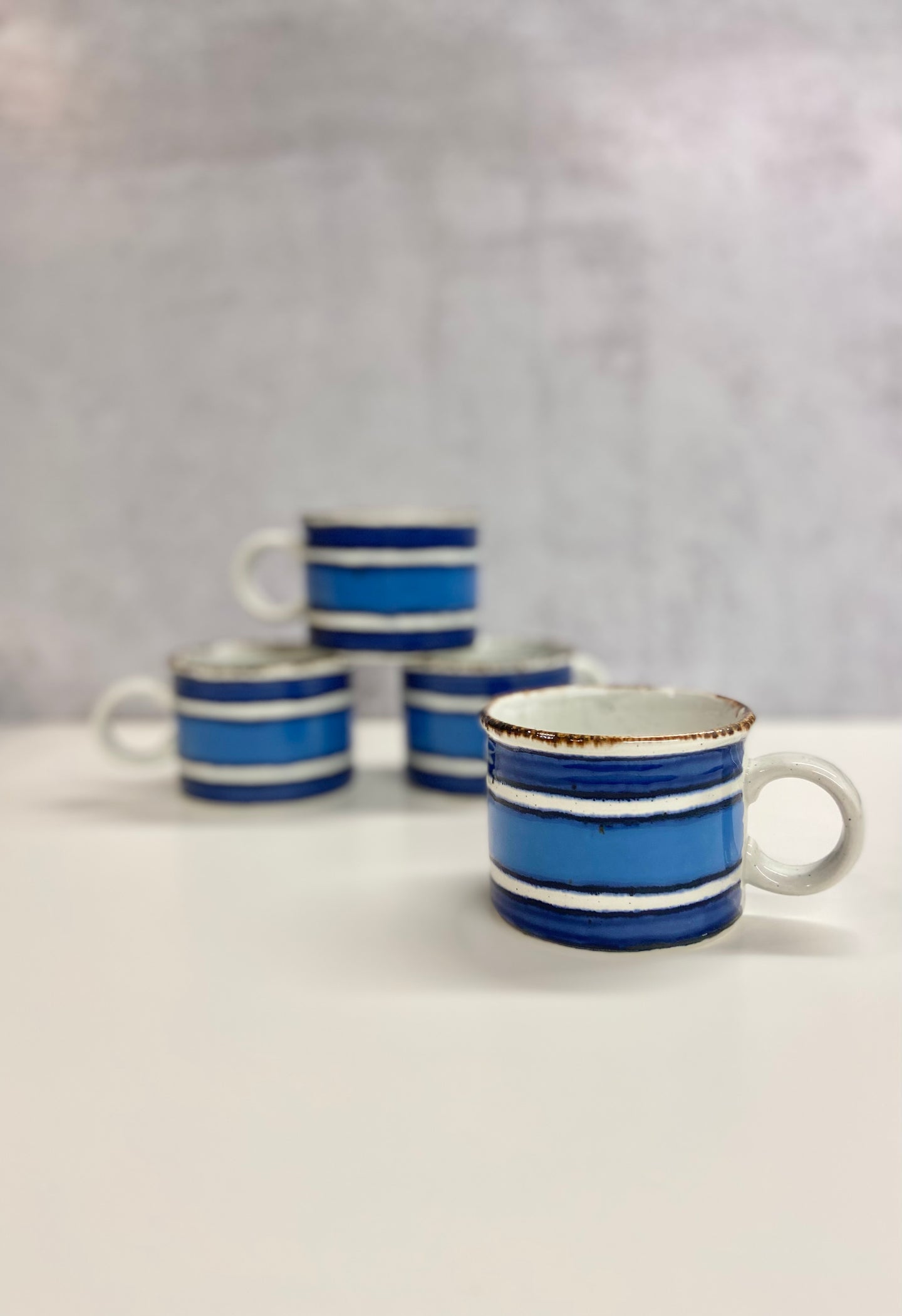 Set of 4 Vintage Midwinter England Speckled & Striped Mugs