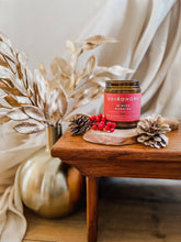 Load image into Gallery viewer, Winter Morning 7oz Soy Candle
