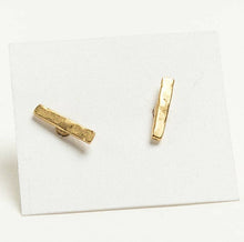 Load image into Gallery viewer, Tilly Doro - Small Bar Studs
