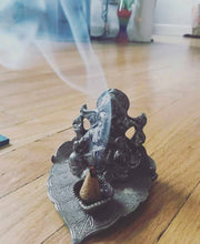 Load image into Gallery viewer, dream lion incense - Mayan Copal + Desert Sage
