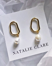 Load image into Gallery viewer, Natalie Clare Collections - Abstract Pearl Earring
